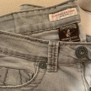 True Religion Grey Jeans (28) limited distressed edition